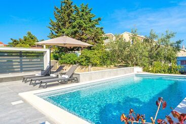 پانسیون Summer Breeze Apartments