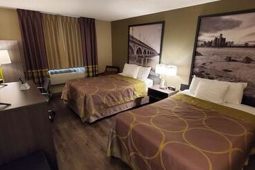 מוטל Super 8 By Wyndham Sterling Heights/detroit Area