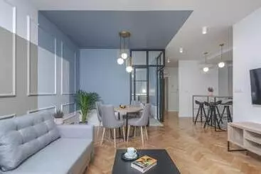 هتل آپارتمان Ermine Suites