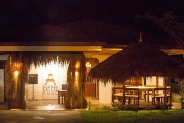 Hotel Eiffel Kubo