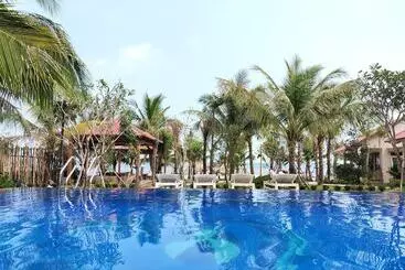 Naomi Resort