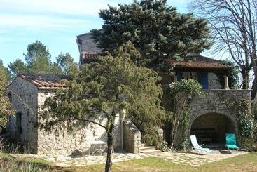 קוטג'' Gite Lierre