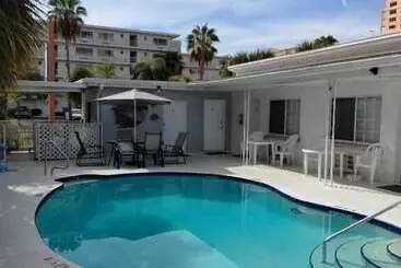 Tropical Sky Ranch Motel