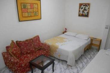 پانسیون Lucy Rooms