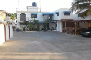 پانسیون Lucy Rooms