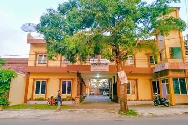 Hotel Oyo 3298 Bromo Guest House Family