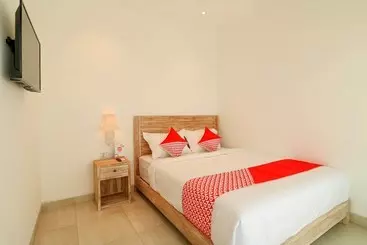 Hostel Uma Menuh Guest House By Oyo Rooms