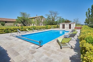 קוטג'' Domaine De L'hortevieille