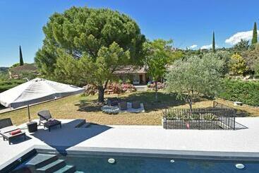 דירות לתיירים Villa Isclawa Luxury With Private Pool In Callian