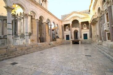 پانسیون Perello Old Town