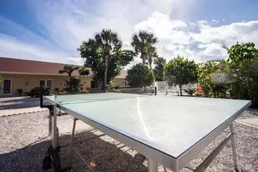 هتل Island Sun Inn & Suites   Venice, Florida Historic Downtown & Beach Getaway