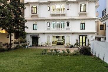 Szálloda Chandra Vilas Heritage Stay