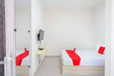Pension  Reddoorz Near Pacific Mall Tegal 2