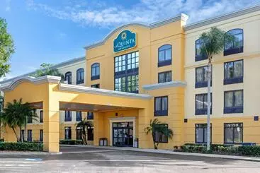 هتل La Quinta Inn & Suites By Wyndham Tampa North I75