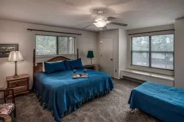 Talo Aztex Retreat Three Bedroom Cabin