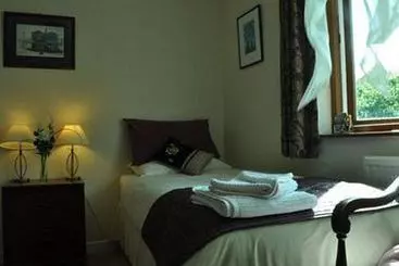 בית מלון כפרי Caledonian House