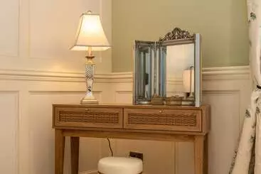 בית מלון כפרי Grange Manor