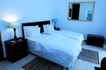 בית מלון כפרי King S Tide Boutique