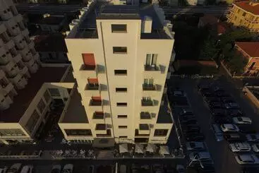 Отель Universal