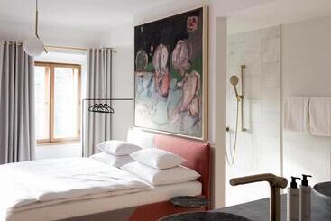 Kai 36 Hotel Zwischen Fels Und Fluss