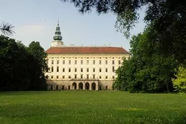 Pensão Penzion A Restaurace Na Jízdárně