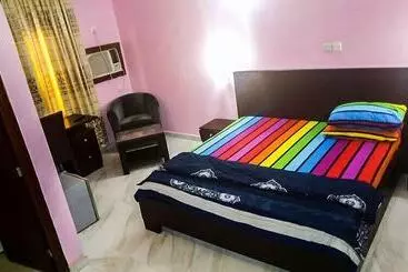 Carabana Hotel & Suites