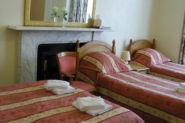 Отель Menzies Guest House