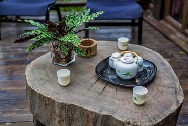 צימר Guyue Caotang Inn