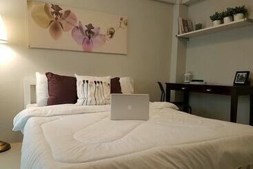 בית מלון כפרי Na Bangkok Residence By The Emerald