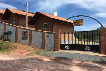 هتل Pousada Recanto Do Aeroporto