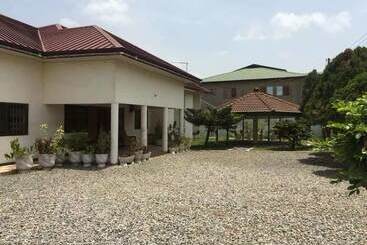 آپارتمان‌های توریست‌ها Geelan Cozy Place