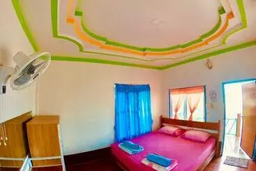 Hotel Daya Beach, Lipe Local