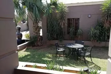 Aamiaismajoitus (B&B) Times Premier Lodge