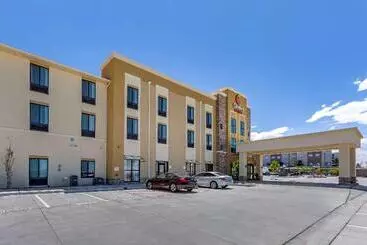 ホテル Comfort Suites Albuquerque Airport