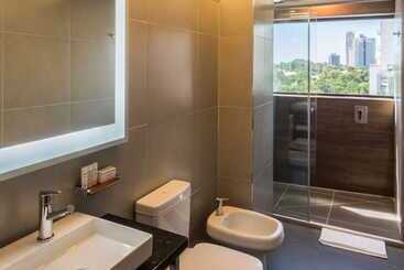 هتل Hilton Garden Inn Asuncion Aviadores Del Chaco