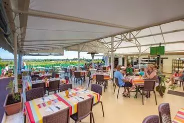 ホテル Huttopia Meursault