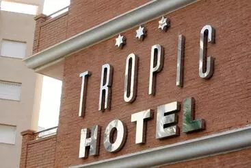 Отель Tropic