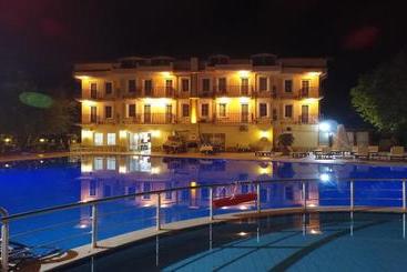 בית מלון כפרי Regum Life