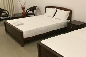 Pensionat Canalside Villa & Guest House