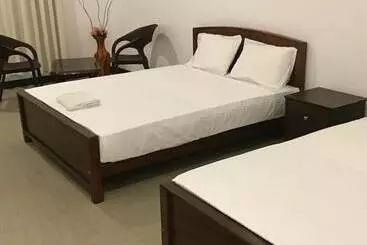 Majatalo Canalside Villa & Guest House