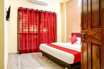 Hotel Oyo 70450  Maple Tree