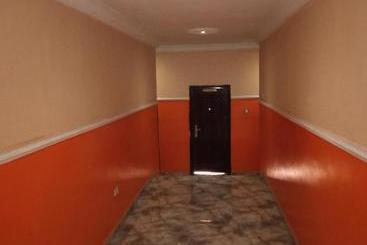 Larrydam Hotel And Suites