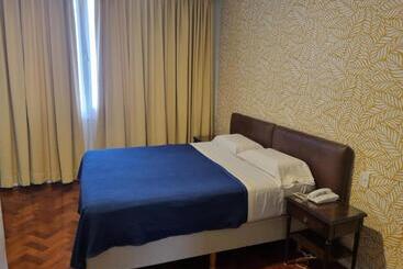 בית מלון כפרי Regis