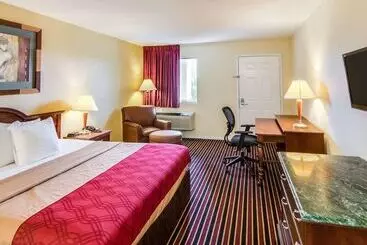 בית מלון כפרי Rodeway Inn & Suites Hwy 290 Nw