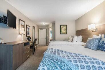 Otel Lakes Inn At Dunvilla