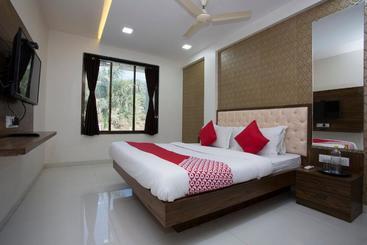 ホテル Oyo 28293 Blh