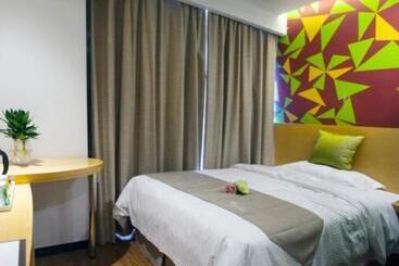 בית מלון כפרי Vatica Xuzhou High Speed Railway Station