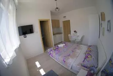 پانسیون Apartmani Ogi 1