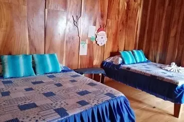 Pensión Y Cabinas Colibrí B&b Costa Rica