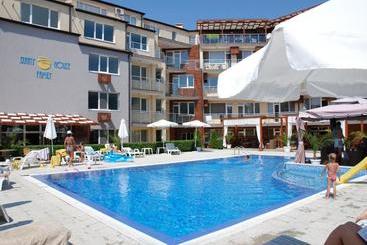 Aparthotel Sunny House Family Complex